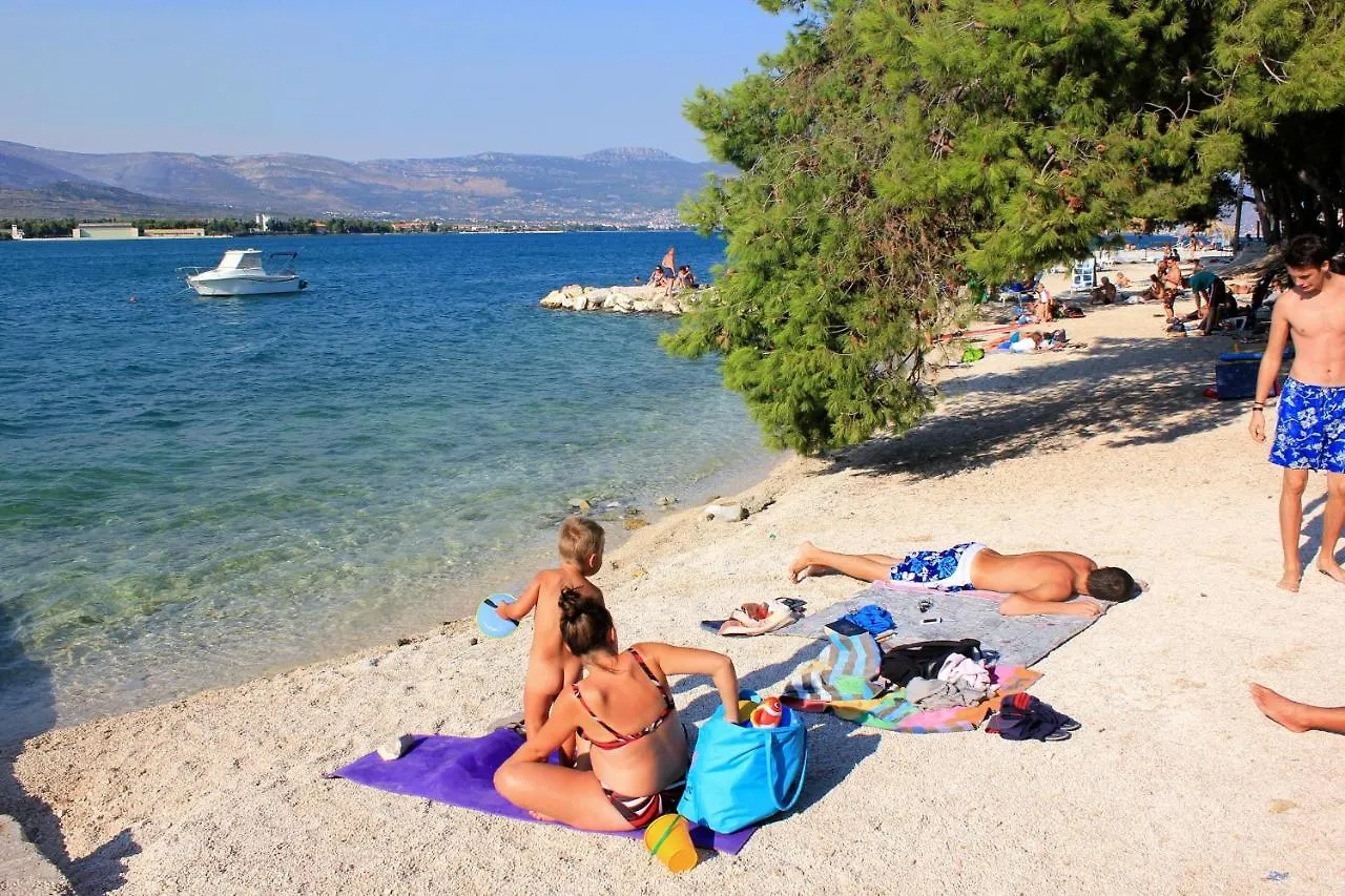 Apartments By The Sea Arbanija, Ciovo - 18624 Trogir 0*,