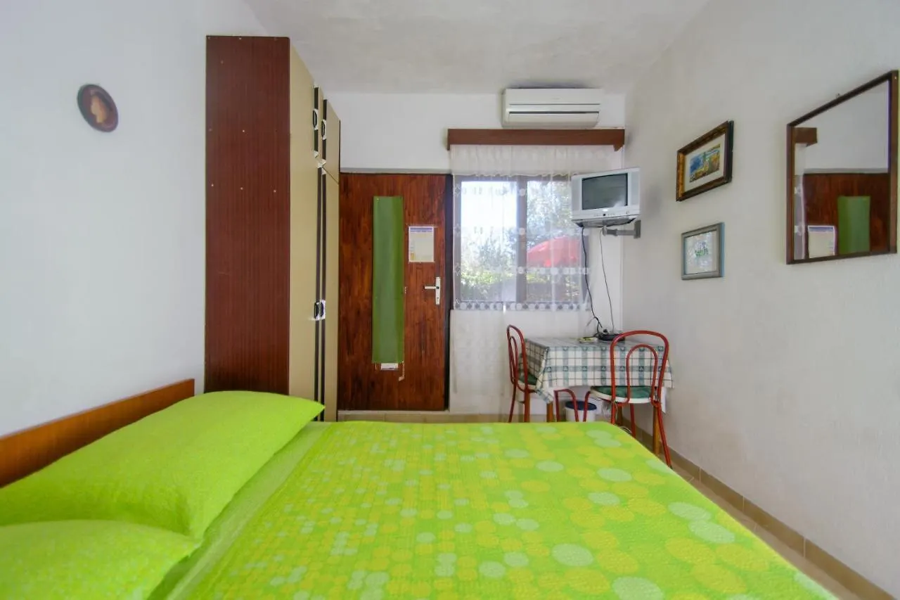 Apartments By The Sea Arbanija, Ciovo - 18624 Trogir